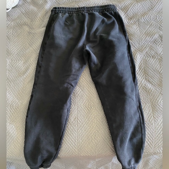 Aritzia Sweatpants - TNA black sweatpants size small - Picture 2 of 3